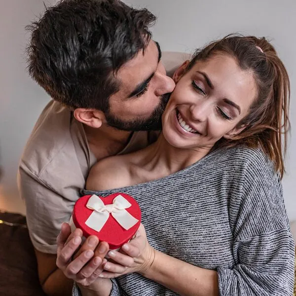 Date Night Dice Couples Gift Ideas, Decision Dice, Valentine\'s Day Gifts for Girlfriend or Boyfriend, Romantic Date Night Ideas for Him and Her, Anniversary Christmas Birthday Gifts for Husband Wife