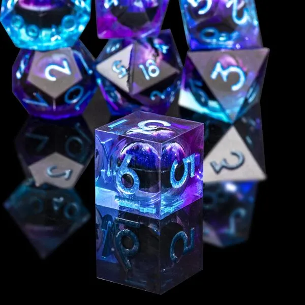 Beholder\'s Dragon Eye DND Dice Set,Sharp Edge Liquid Core Resin Handmade Cat Eye Dice with Gift Box 7 PCS for Role Playing Dungeons and Dragons Ttrpg(Blue Purple)